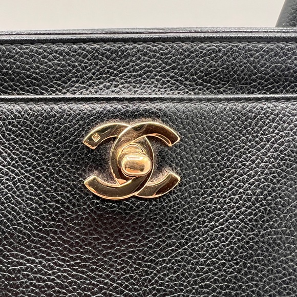 CHANEL Executive Cerf Black Caviar Leather Tote with Gold Accents - Picture 7 of 14